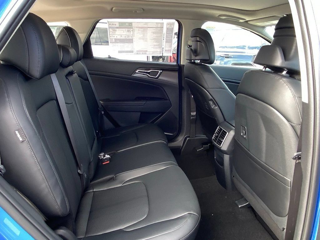 New 2026 Kia Sportage EX w/ EX Panorama Roof Package FWD image 21