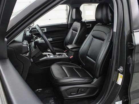 Certified 2023 Ford Explorer XLT w/ Equipment Group 202A image 11