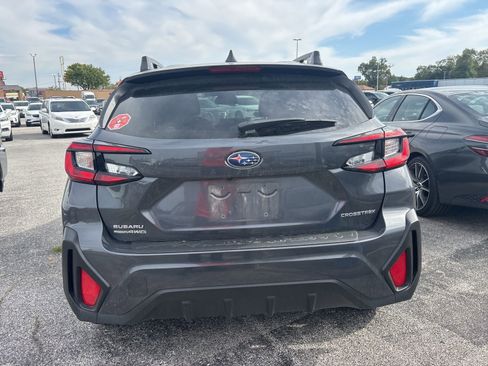 Used 2024 Subaru Crosstrek 2.0i Premium image 5