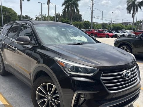 Used 2017 Hyundai Santa Fe Limited FWD image 1
