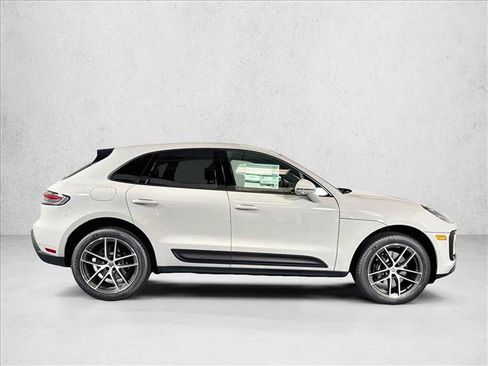 Used 2026 Porsche Macan AWD/4WD image 8