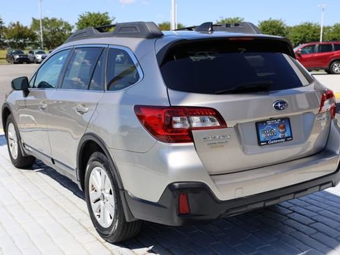 Used 2018 Subaru Outback 2.5i Premium AWD/4WD image 3