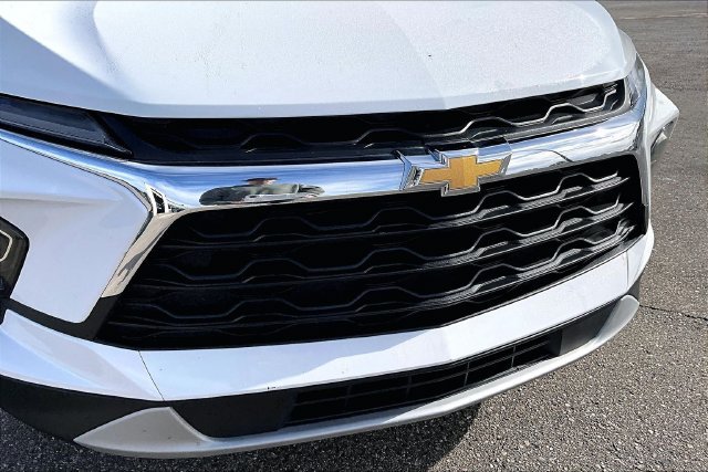 Used 2025 Chevrolet Blazer LT FWD image 30