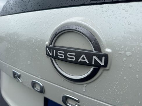 Used 2023 Nissan Rogue Platinum AWD/4WD image 9