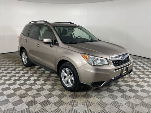 Used 2015 Subaru Forester 2.5i Premium w/ All-Weather Package AWD/4WD image 17