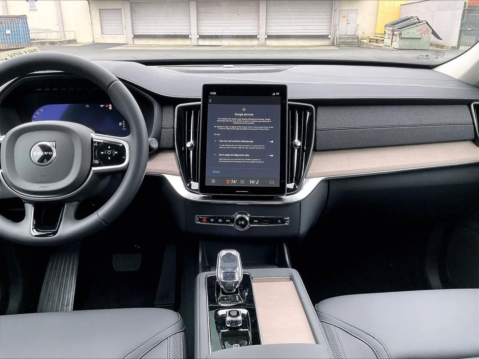 New 2026 Volvo XC90 B5 Plus w/ Protection Package AWD/4WD image 9