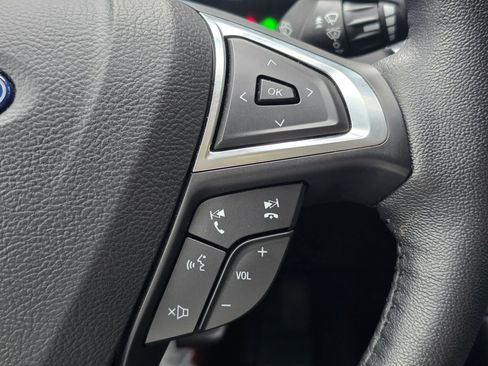 Used 2019 Ford Fusion SEL image 32