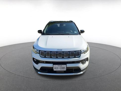 Used 2025 Jeep Compass Limited AWD/4WD image 4