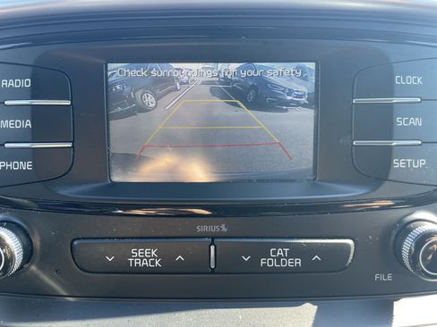 Used 2017 Kia Sorento LX image 51