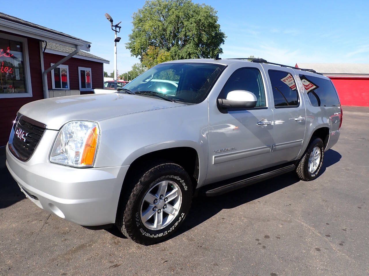 Used 2014 GMC Yukon XL SLT AWD/4WD image 3