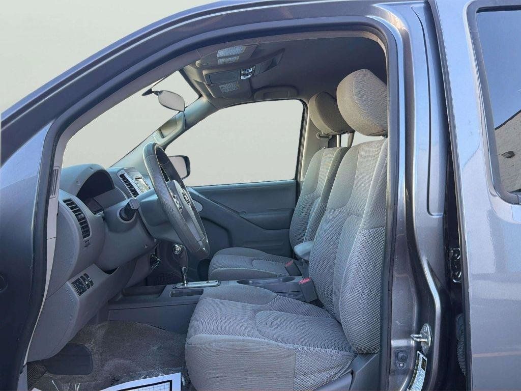 Used 2018 Nissan Frontier SV AWD/4WD image 11