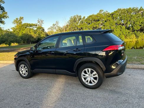 Used 2024 Toyota Corolla Cross L image 3