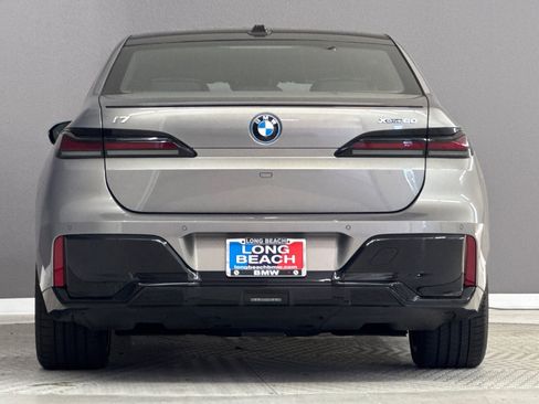Used 2023 BMW i7 xDrive60 AWD/4WD image 10