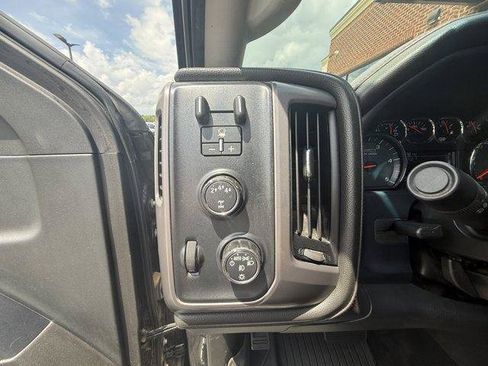 Used 2018 GMC Sierra 2500 SLT w/ Duramax Plus Package AWD/4WD image 22