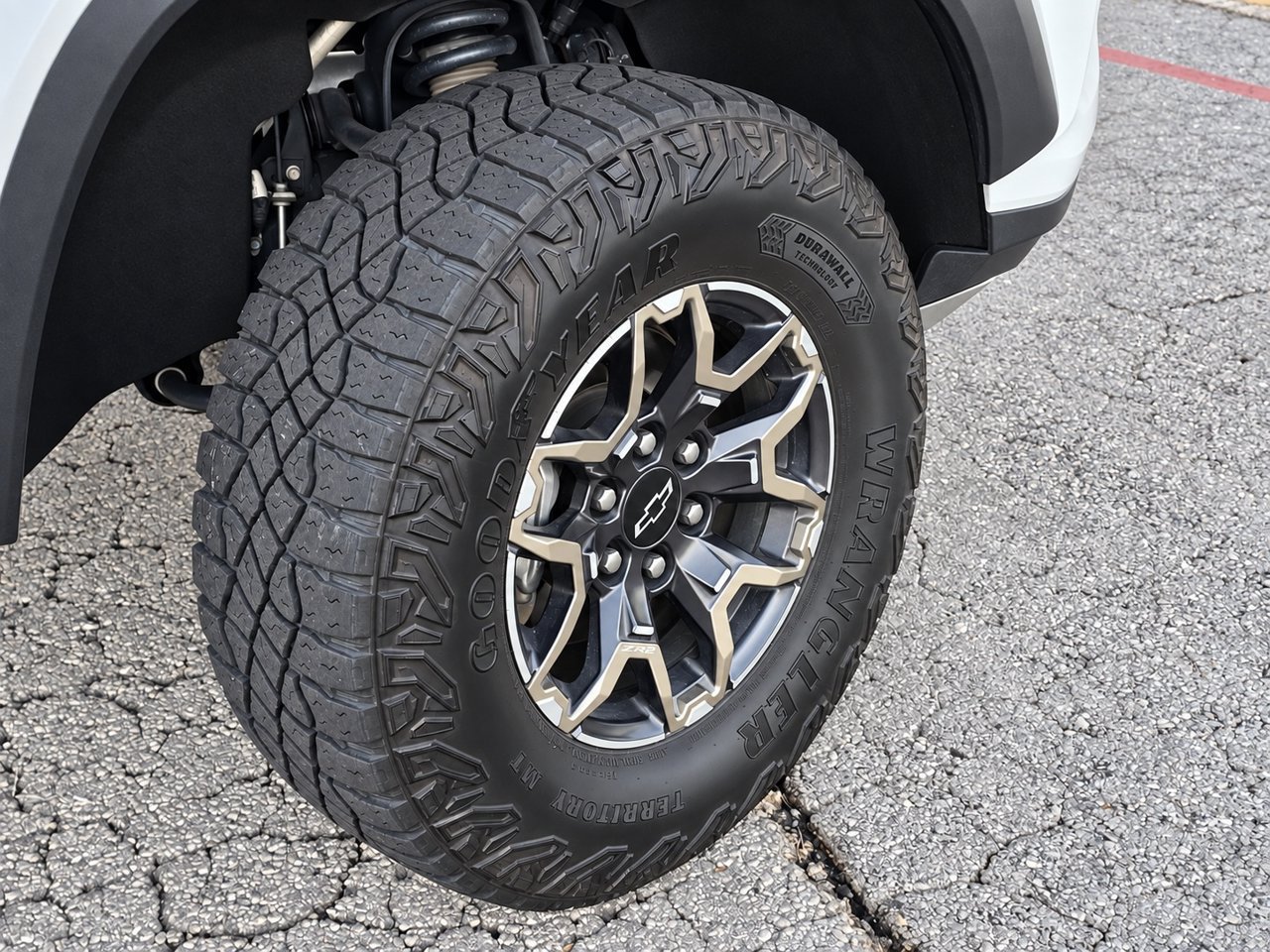Certified 2024 Chevrolet Colorado ZR2 w/ ZR2 Convenience Package III AWD/4WD image 10