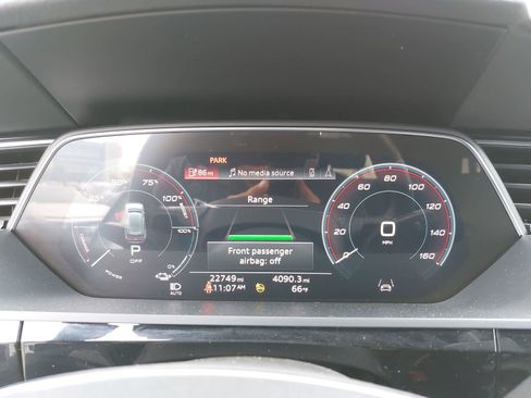 Used 2023 Audi e-tron Chronos AWD/4WD image 9