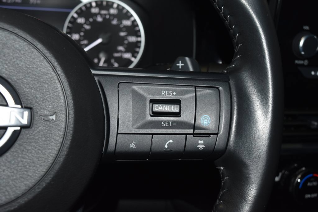 Used 2025 Nissan Pathfinder SV AWD/4WD image 9