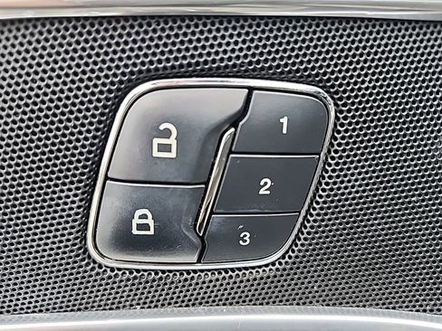 Used 2018 Ford Explorer Limited image 31