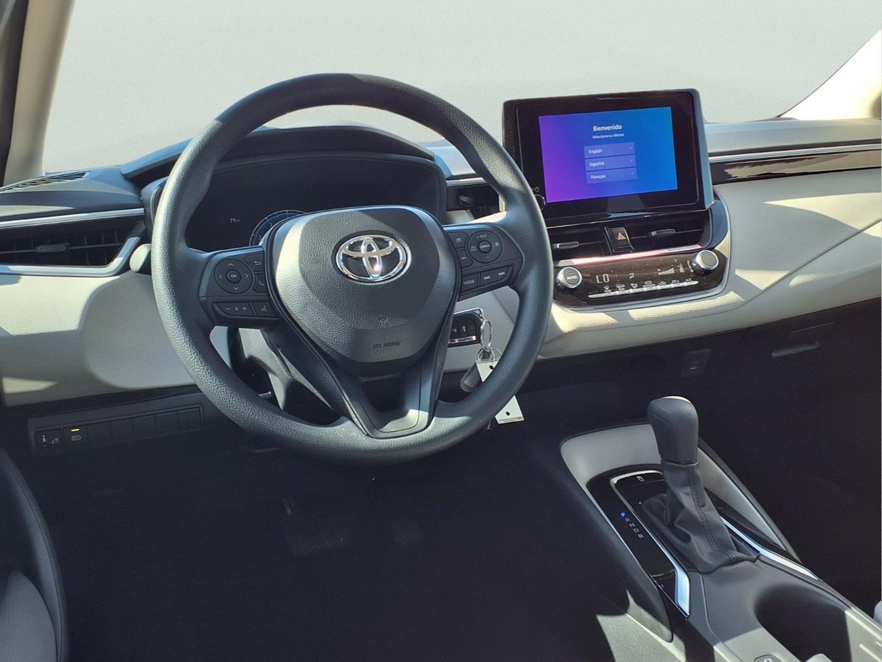 Used 2027 Toyota Corolla LE FWD image 11