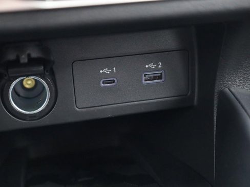 New 2025 Nissan Versa SR w/ Trunk Package image 16