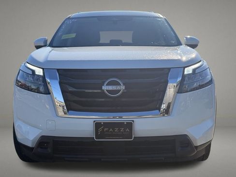 Used 2025 Nissan Pathfinder SV image 9