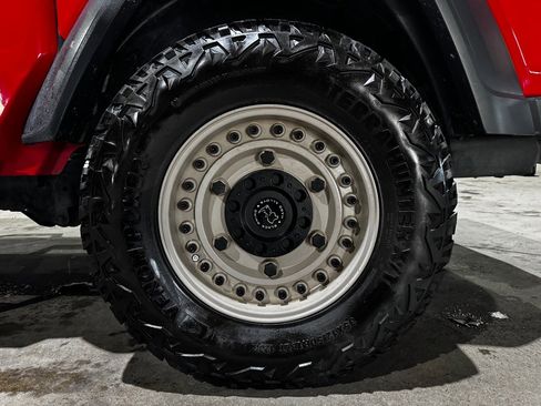 Used 2020 Jeep Gladiator Sport w/ Quick Order Package 24S image 35