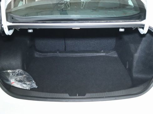 Used 2024 Chevrolet Malibu LT image 30