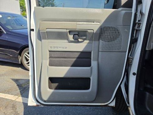 Used 2011 Ford E-350 and Econoline 350 XL w/ PWR Windows & Locks Group RWD image 19