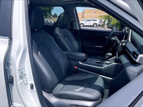 Used 2026 Toyota Highlander XLE AWD/4WD image 7