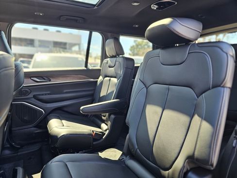 New 2026 Jeep Grand Cherokee L Limited image 23