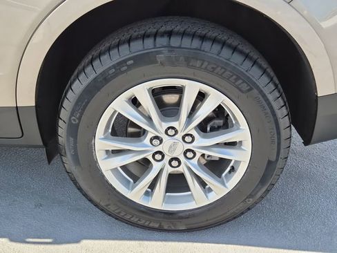 Certified 2023 Cadillac XT5 Luxury image 11