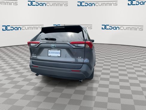 Used 2022 Toyota RAV4 LE AWD/4WD image 7