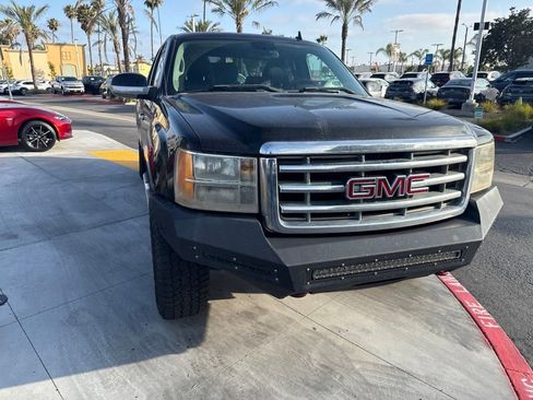 Used 2011 GMC Sierra 1500 SLT w/ SLT Convenience Package AWD/4WD image 31