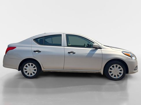 Used 2018 Nissan Versa S FWD image 7
