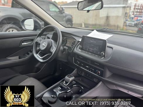 Used 2024 Nissan Rogue SV image 20