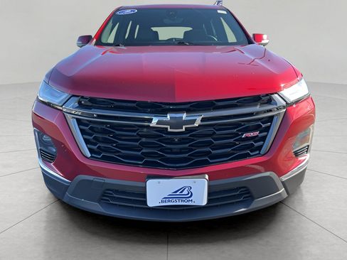 Used 2023 Chevrolet Traverse RS image 3