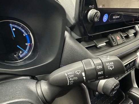 Used 2025 Toyota RAV4 XSE w/ Weather Package AWD/4WD image 22
