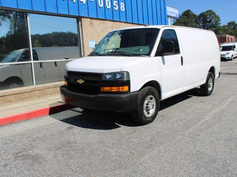 Used 2019 Chevrolet Express 2500 image 3