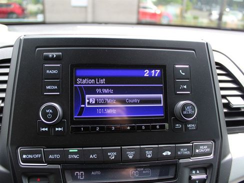 Used 2021 Honda Odyssey LX image 9