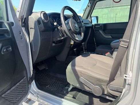 Used 2017 Jeep Wrangler Unlimited Sport w/ Quick Order Package 24S AWD/4WD image 10