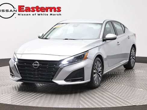 Used 2023 Nissan Altima 2.5 SV FWD image 1
