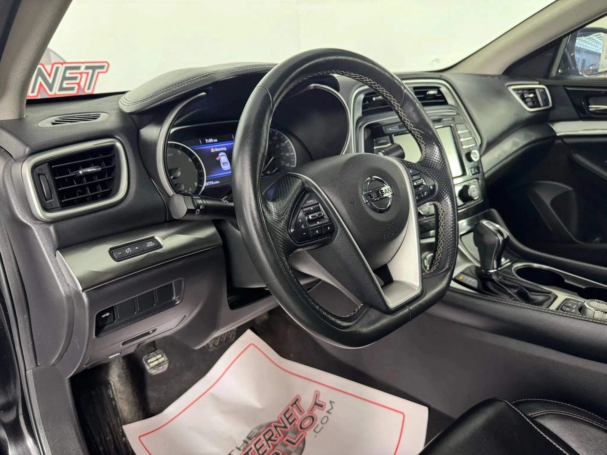 Used 2023 Nissan Maxima SV w/ Floor Mat Group FWD image 10