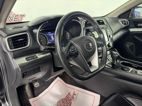 Used 2023 Nissan Maxima SV w/ Floor Mat Group FWD image 10