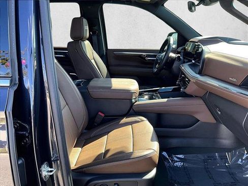 Used 2025 Chevrolet Tahoe High Country image 9