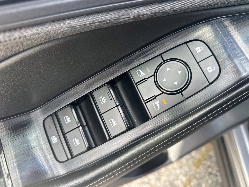 Used 2023 Nissan Rogue SV AWD/4WD image 14
