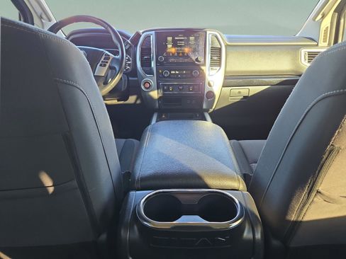 Used 2021 Nissan Titan SV w/ SV Convenience Package image 25
