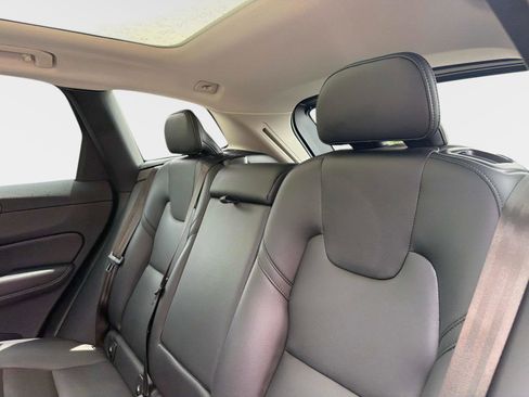 Certified 2025 Volvo XC60 B5 Core AWD/4WD image 14