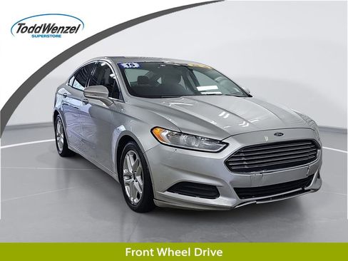 Used 2015 Ford Fusion SE FWD image 1