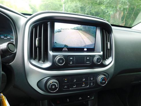Used 2022 Chevrolet Colorado LT w/ LT Convenience Package RWD image 10