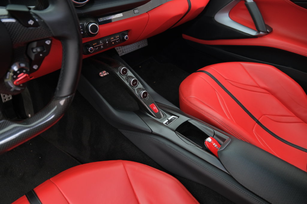 Used 2018 Ferrari 812 Superfast RWD image 13